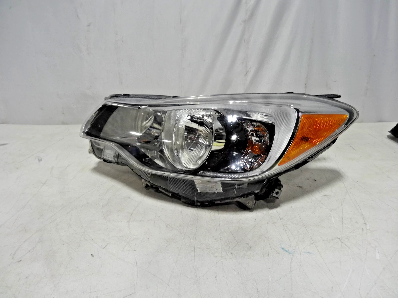2015-2016 Subaru Crosstrek Left Driver Side Headlight Factory Original Part