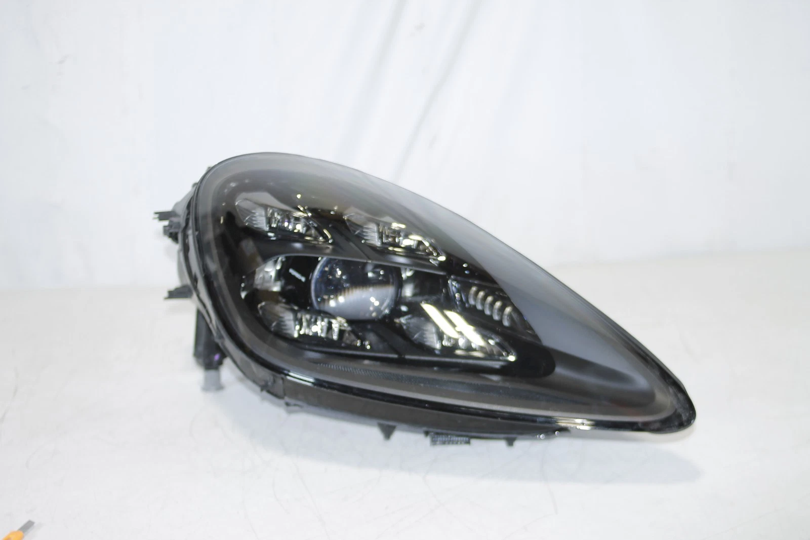 2019-2021 Porsche Cayenne Front Right Passenger Side Led Matrix Headlight Oem