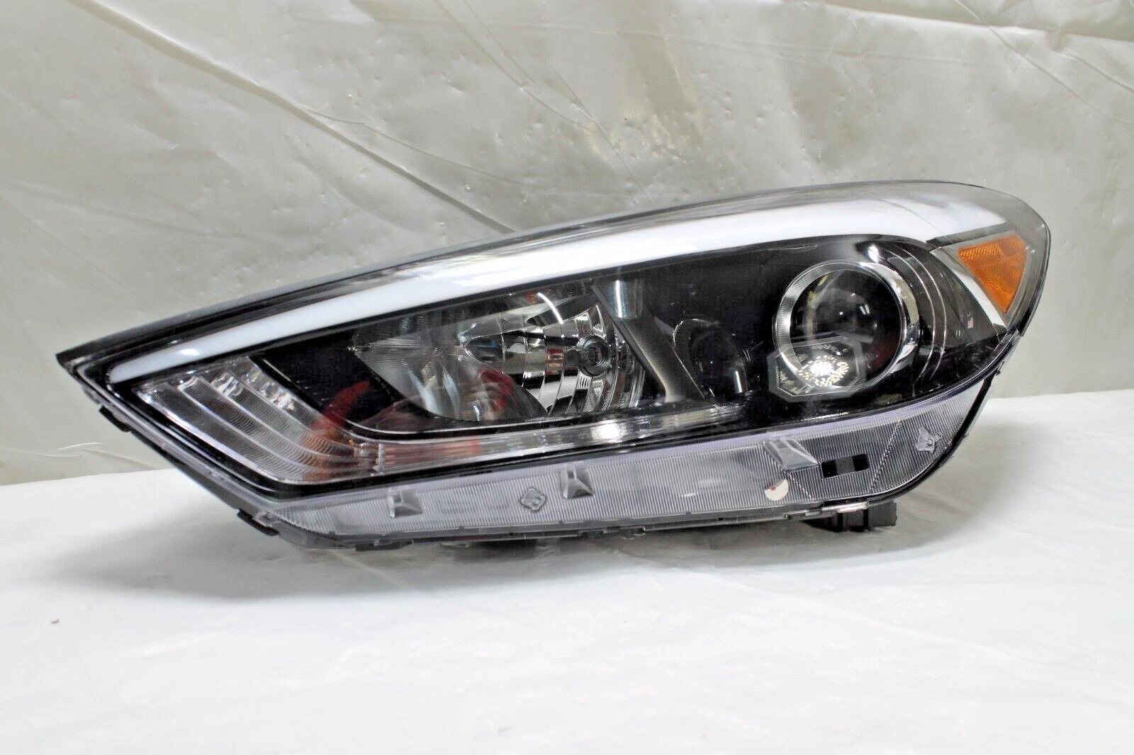 2016-2018 HYUNDAI TUCSON LEFT DRIVER SIDE HEADLIGHT NICE OEM