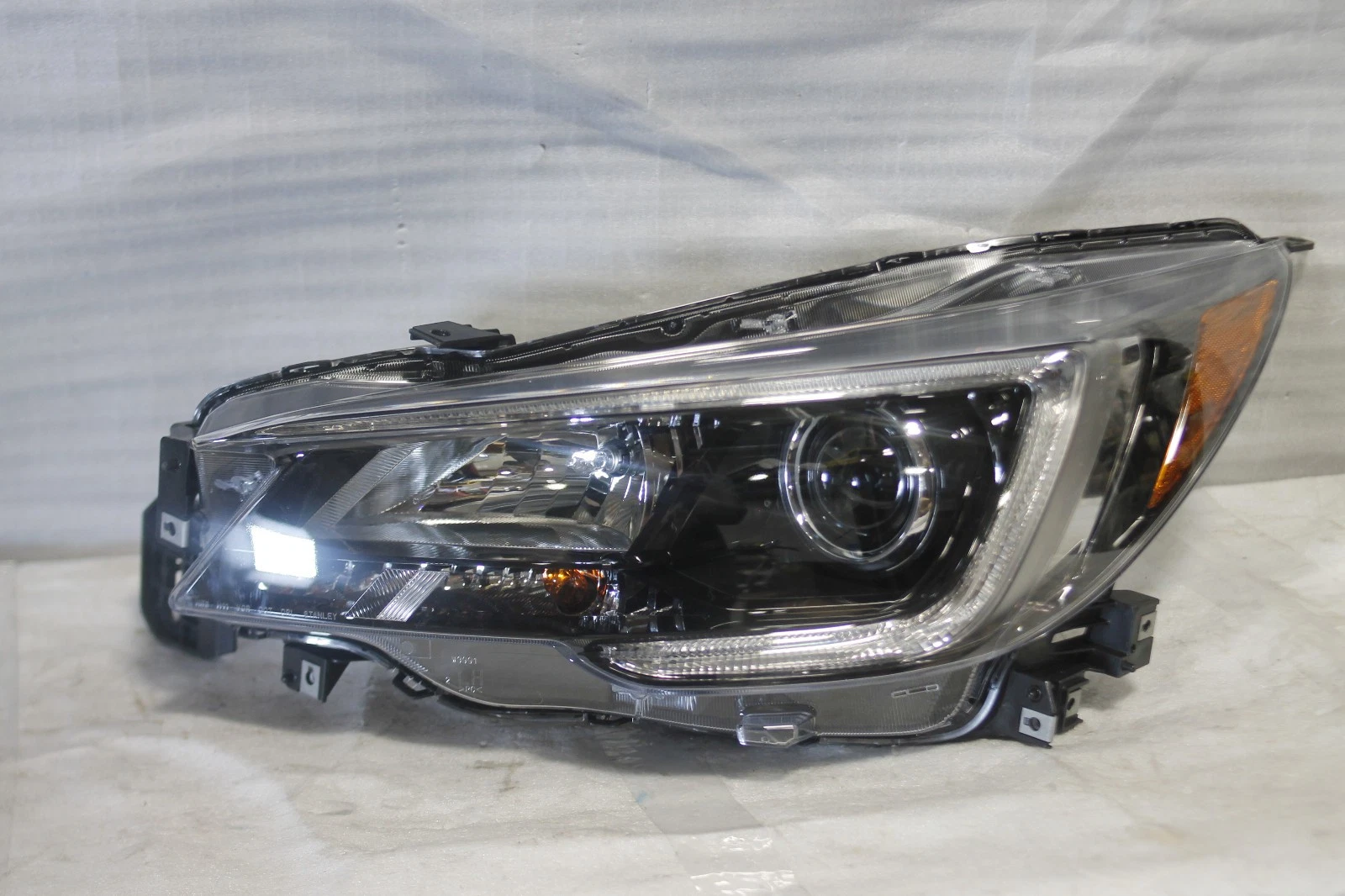 2018-2019 Subaru Legacy Outback Left Driver Side Halogen Headlight Oem