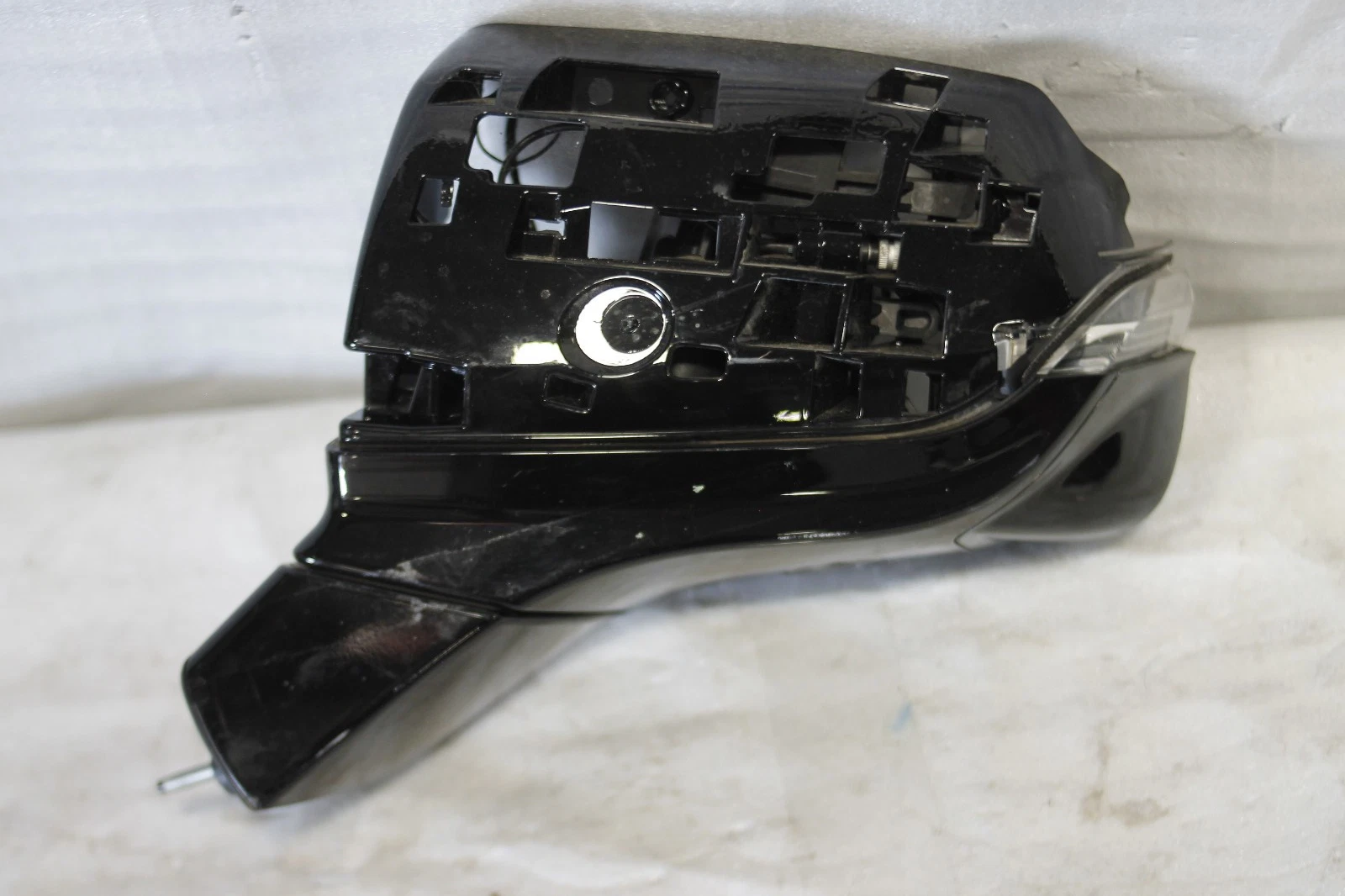 2021-2023 CADILLAC ESCALADE FRONT LEFT DRIVER SIDE MIRROR W/ CAMERA OEM