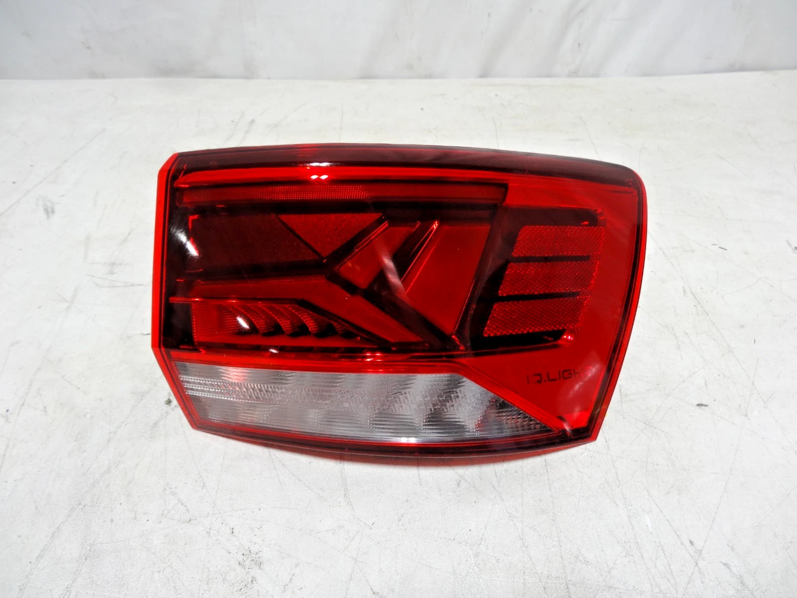 2022-2024 Volkswagen Taos Right Passenger Side Outer Led Tail Light Oem - Image 7