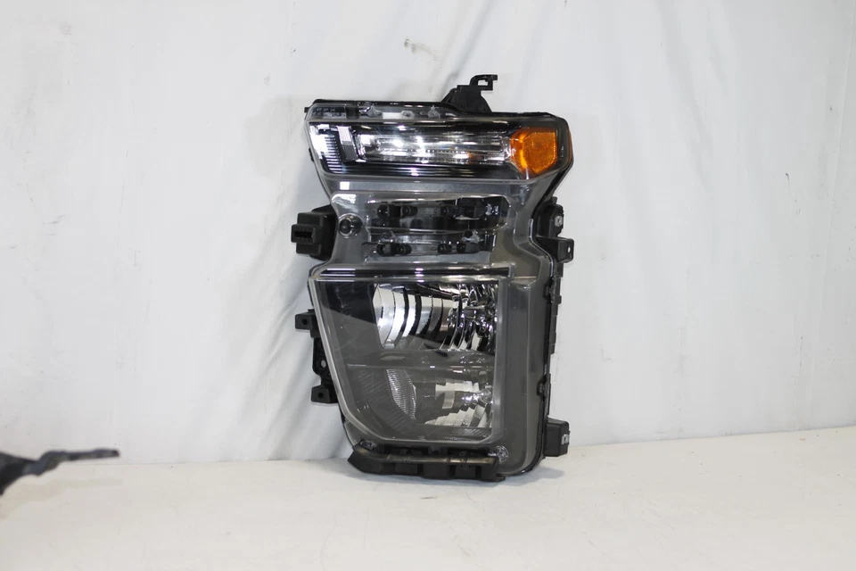 2020-2025 Chevrolet Silverado 2500HD 3500HD Left Side Halogen Headlight Oem - Image 7