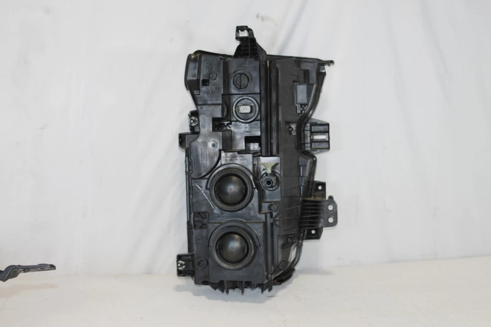 2020-2025 Chevrolet Silverado 2500HD 3500HD Left Side Halogen Headlight Oem - Image 4