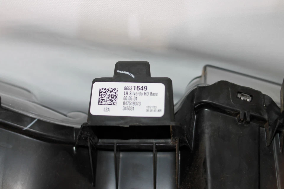 2020-2025 Chevrolet Silverado 2500HD 3500HD Left Side Halogen Headlight Oem - Image 3