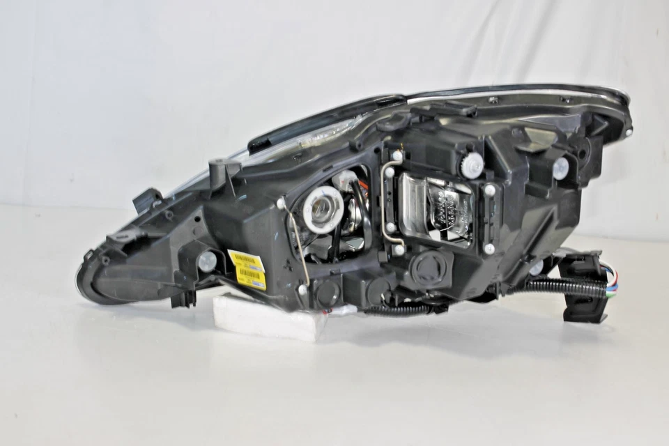 2006-2008 LEXUS IS250 IS350 RIGHT PASSENGER SIDE HEADLIGHT - Image 2