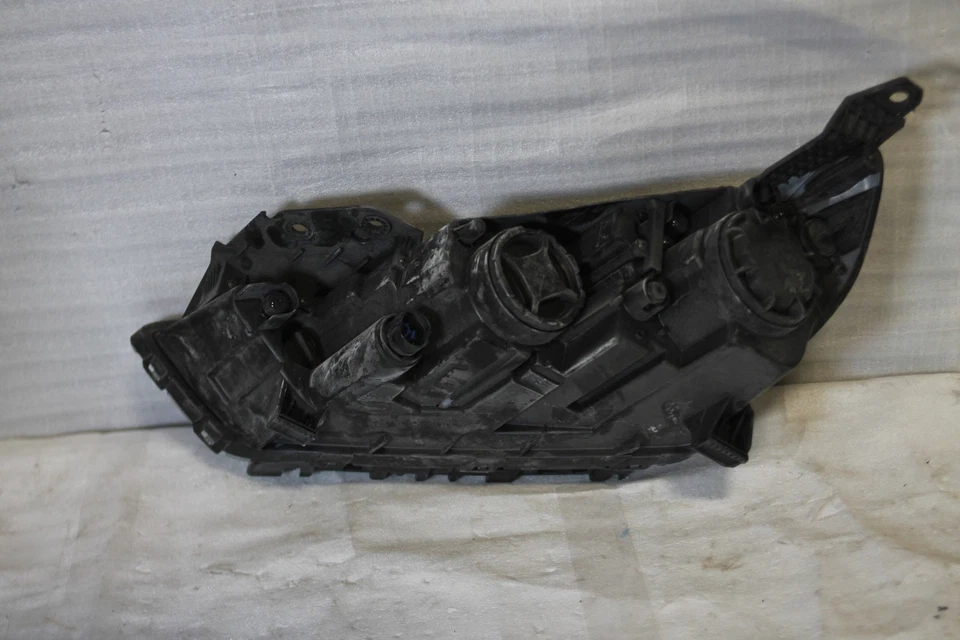 2021-2024 Chevrolet Tahoe Suburban Right Passenger Side Led Headlight Oem - Image 3