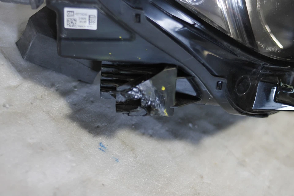 2020-2023 Buick Encore GX Right Passenger Side Halogen Headlight Oem - Image 7