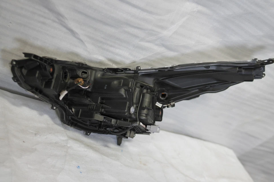 2019-2022 Toyota Prius Right Passenger Side Led Headlight Oem - Image 3