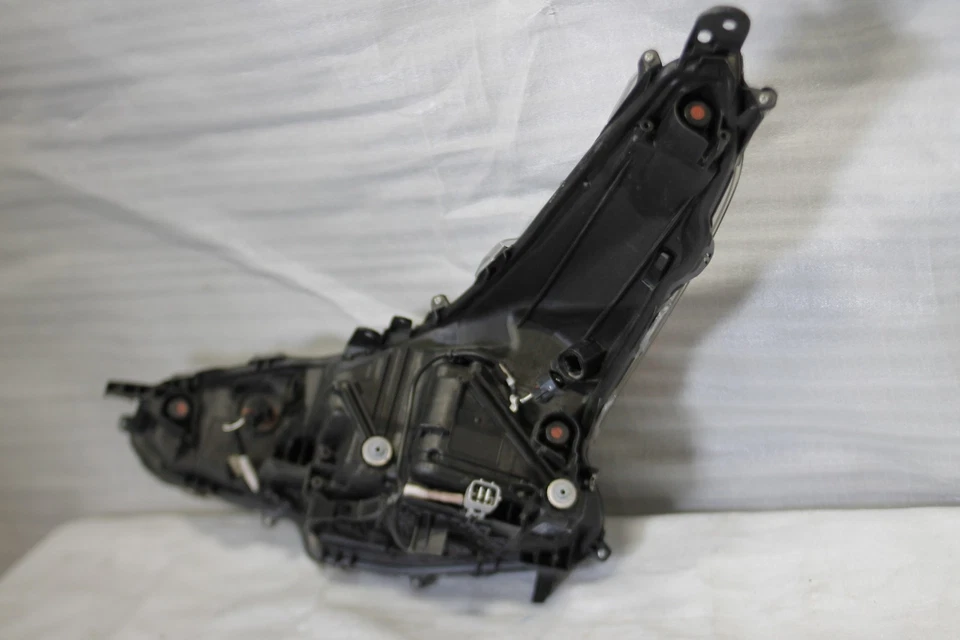 2019-2022 Toyota Prius Right Passenger Side Led Headlight Oem - Image 2