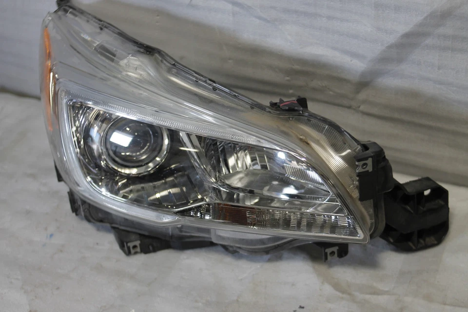 2015-2017 Subaru Legacy Outback RIght Passeger Side Halogen Headlight Oem - Image 4