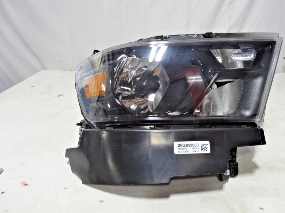 2021-2025 Jeep Grand Cherokee Right Passenger Side Led Headlight Oem - Image 3
