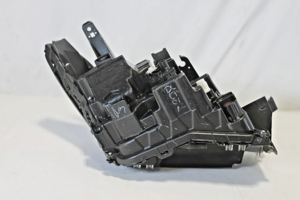 2024-2025 Toyota Tacoma Left Driver Side Led Headlight Nice Oem - Image 3