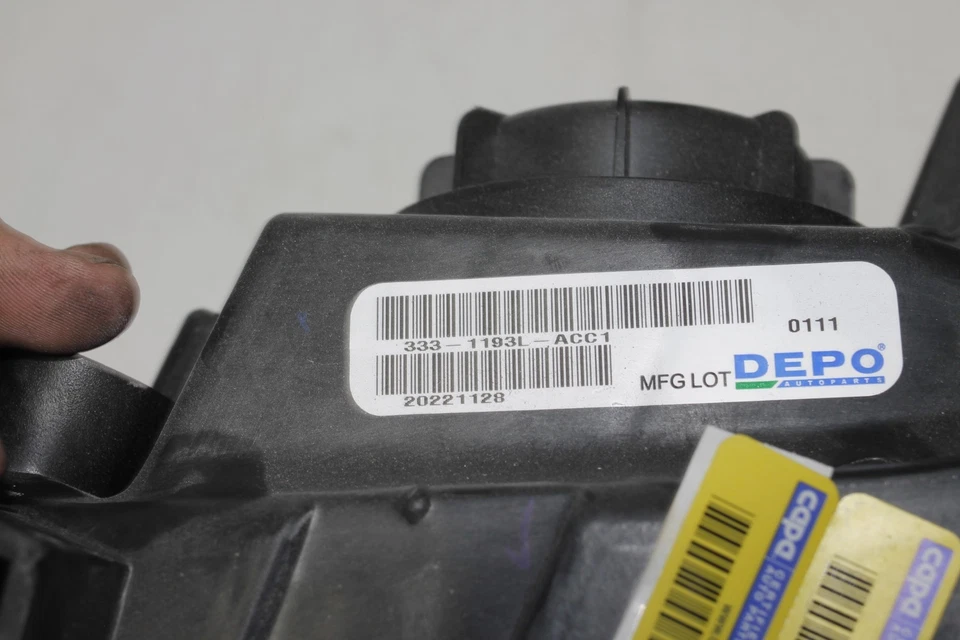 2015-2017 CHRYSLER 300 LEFT DRIVER SIDE HALOGEN W/ LED HEADLIGHT CAPA CERTIFIED - Image 3