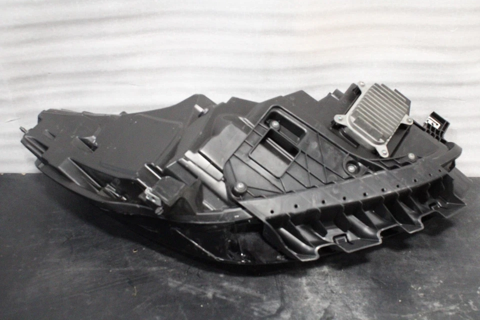 2020-2023 Tesla Model Y Left Driver Side Led Headlight New Oem - Image 2