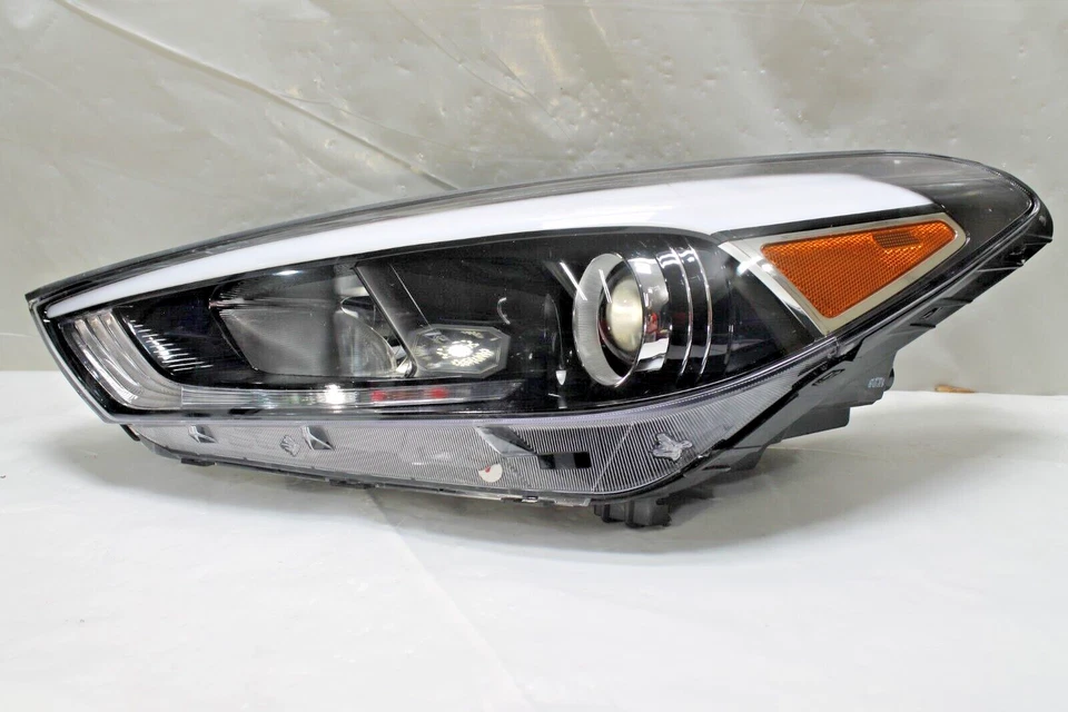 2016-2018 HYUNDAI TUCSON LEFT DRIVER SIDE HEADLIGHT NICE OEM - Image 4