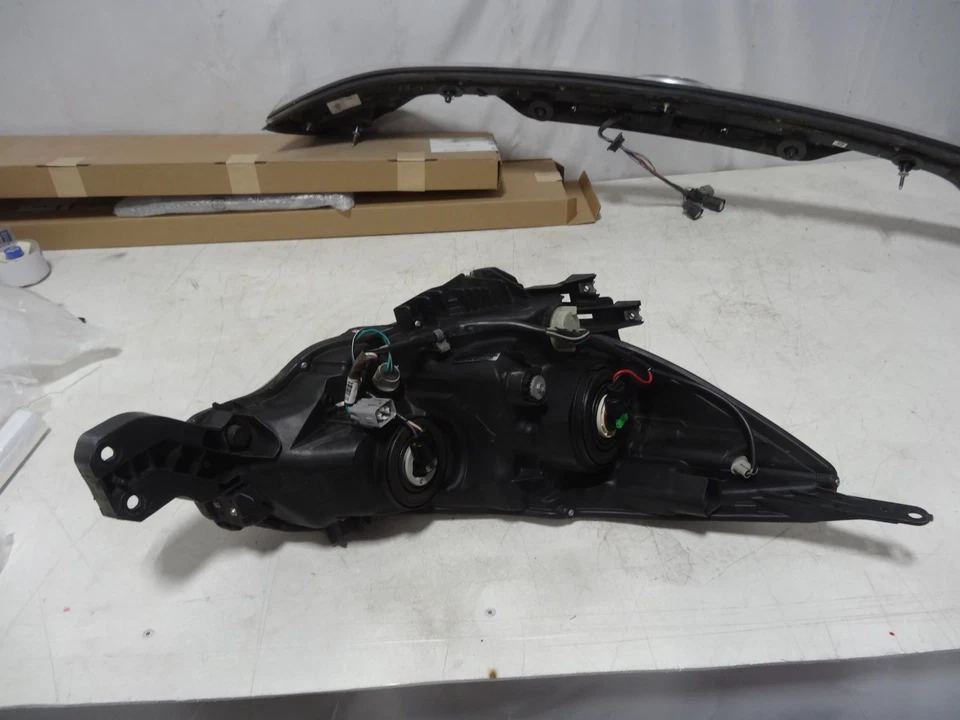 2015-2016 Subaru Outback Left Driver Side Headlight Factory Original Part - Image 8