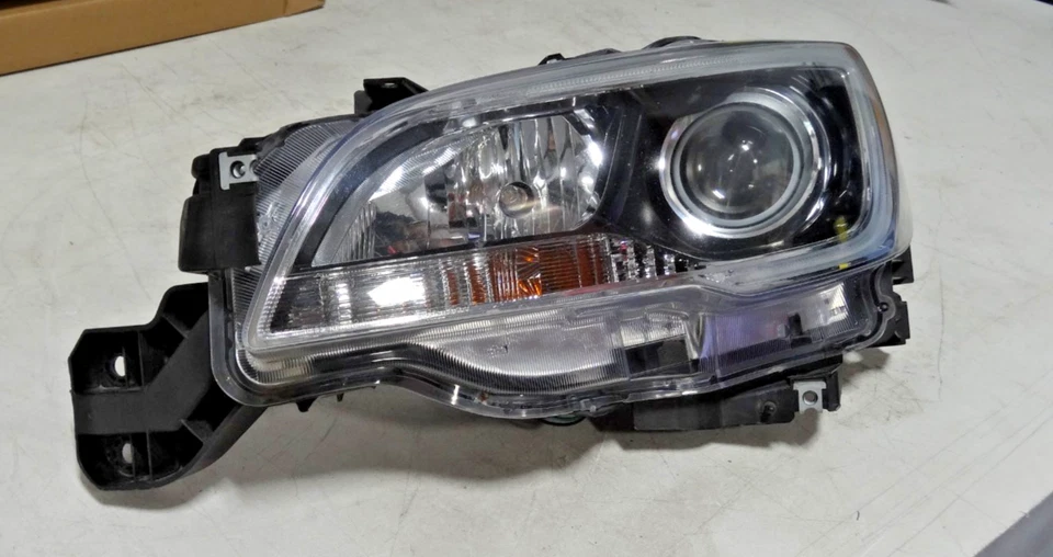 2015-2016 Subaru Outback Left Driver Side Headlight Factory Original Part - Image 3