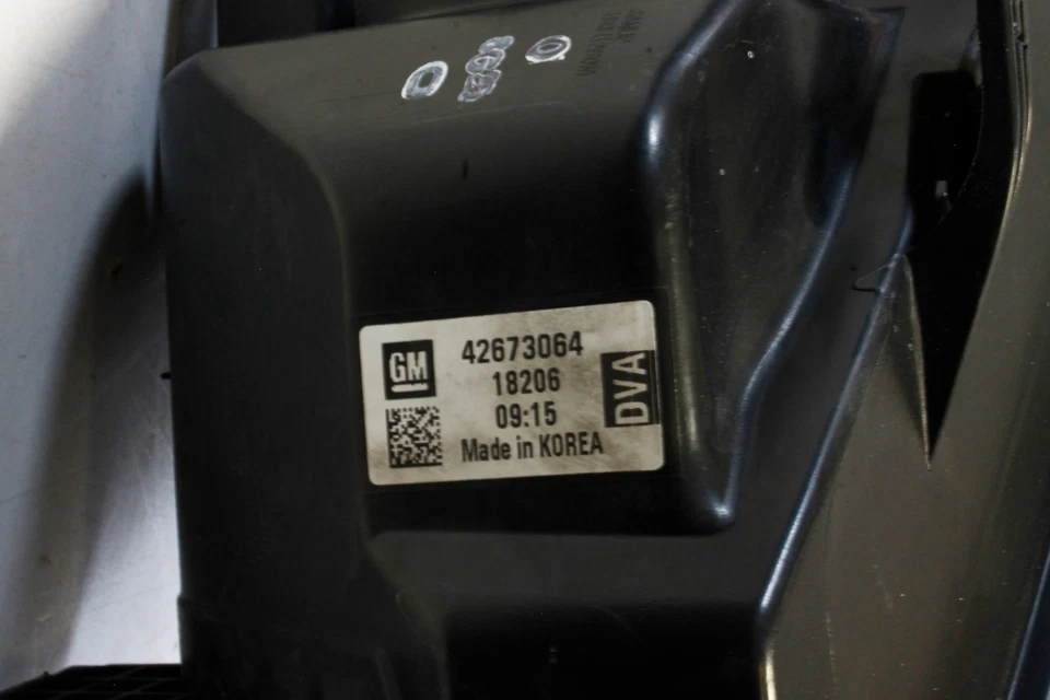 2017-2022 BUICK ENCORE LEFT DRIVER SIDE HALOGEN HEADLIGHT NICE OEM - Image 2