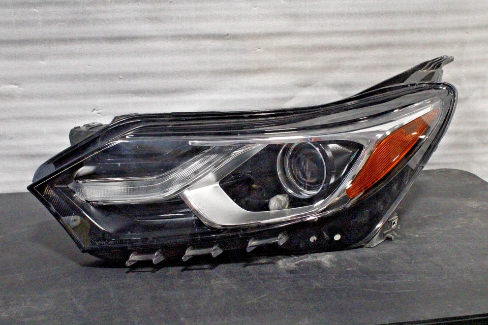 2018-2021 Chevrolet Equinox Left Driver Side Xenon Hid Headlight Nice Oem