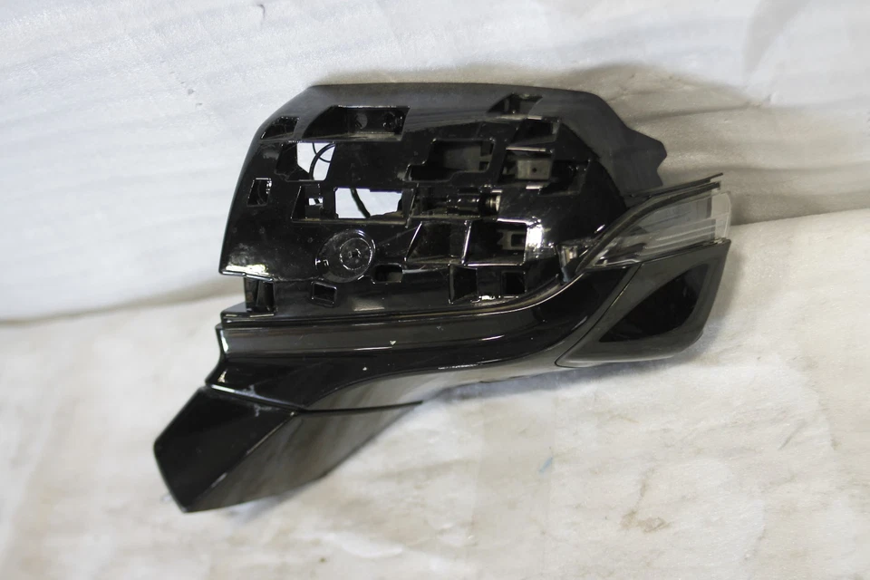 2021-2023 CADILLAC ESCALADE FRONT LEFT DRIVER SIDE MIRROR W/ CAMERA OEM - Image 6
