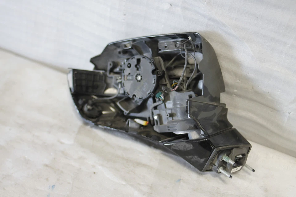 2021-2023 CADILLAC ESCALADE FRONT LEFT DRIVER SIDE MIRROR W/ CAMERA OEM - Image 4