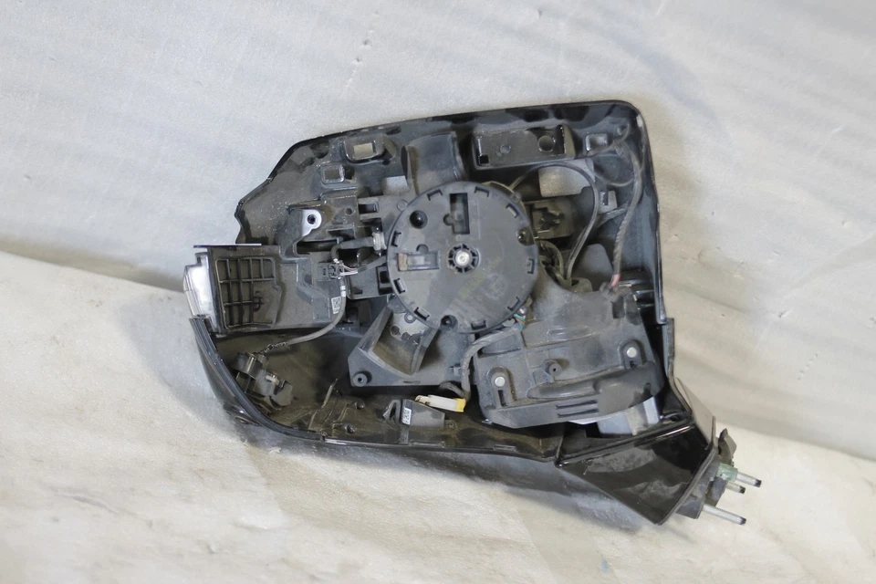 2021-2023 CADILLAC ESCALADE FRONT LEFT DRIVER SIDE MIRROR W/ CAMERA OEM - Image 3