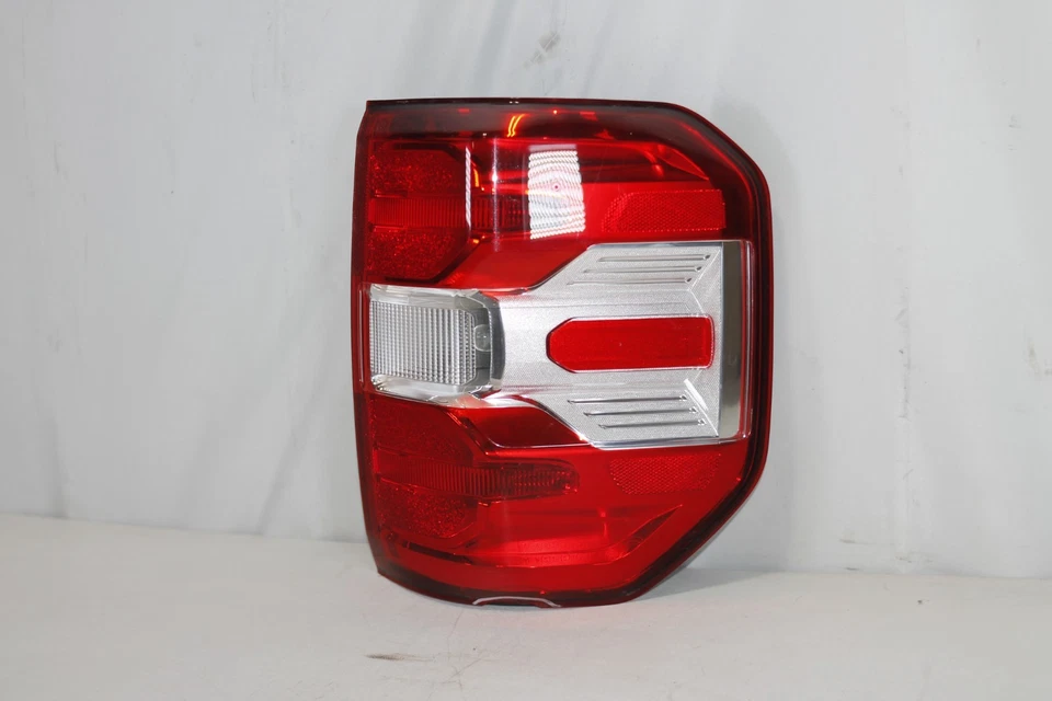 2022-2024 Ford Maverick Right Passenger Side Halogen Tail Light Oem - Image 11