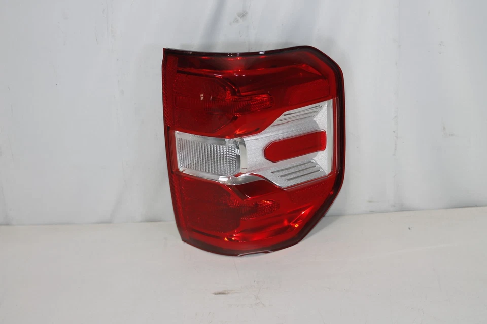 2022-2024 Ford Maverick Right Passenger Side Halogen Tail Light Oem - Image 10