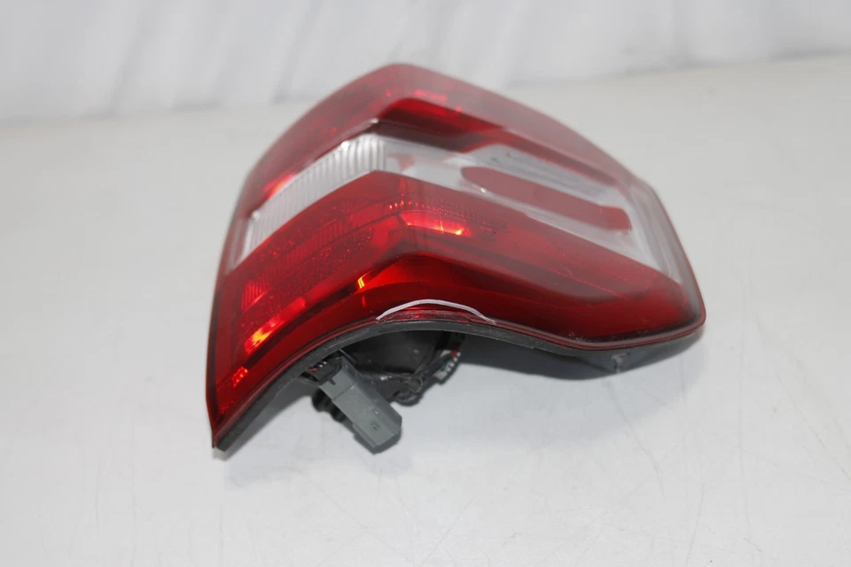2022-2024 Ford Maverick Right Passenger Side Halogen Tail Light Oem - Image 9