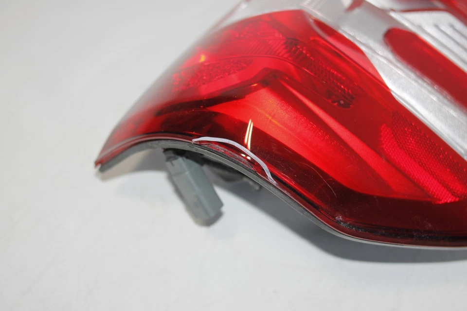 2022-2024 Ford Maverick Right Passenger Side Halogen Tail Light Oem - Image 8