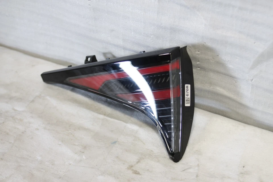 2022-2024 Kia Sportage Right Passenger Side Inner Led Tail Light Oem