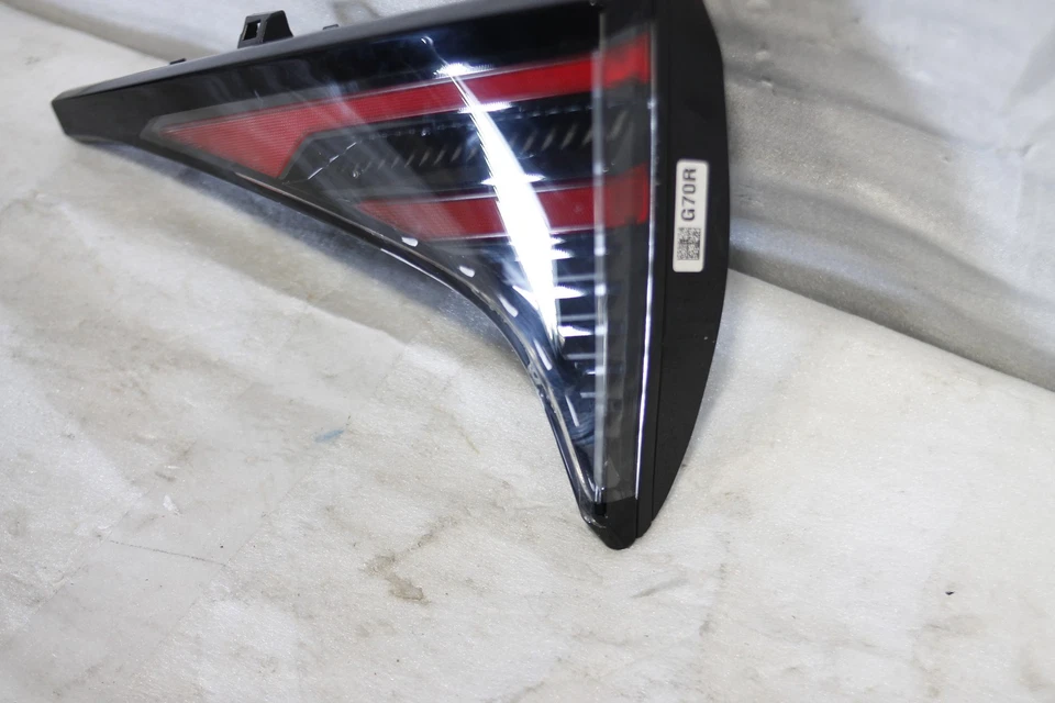 2022-2024 Kia Sportage Right Passenger Side Inner Led Tail Light Oem - Image 5