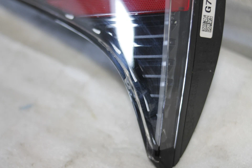 2022-2024 Kia Sportage Right Passenger Side Inner Led Tail Light Oem - Image 4