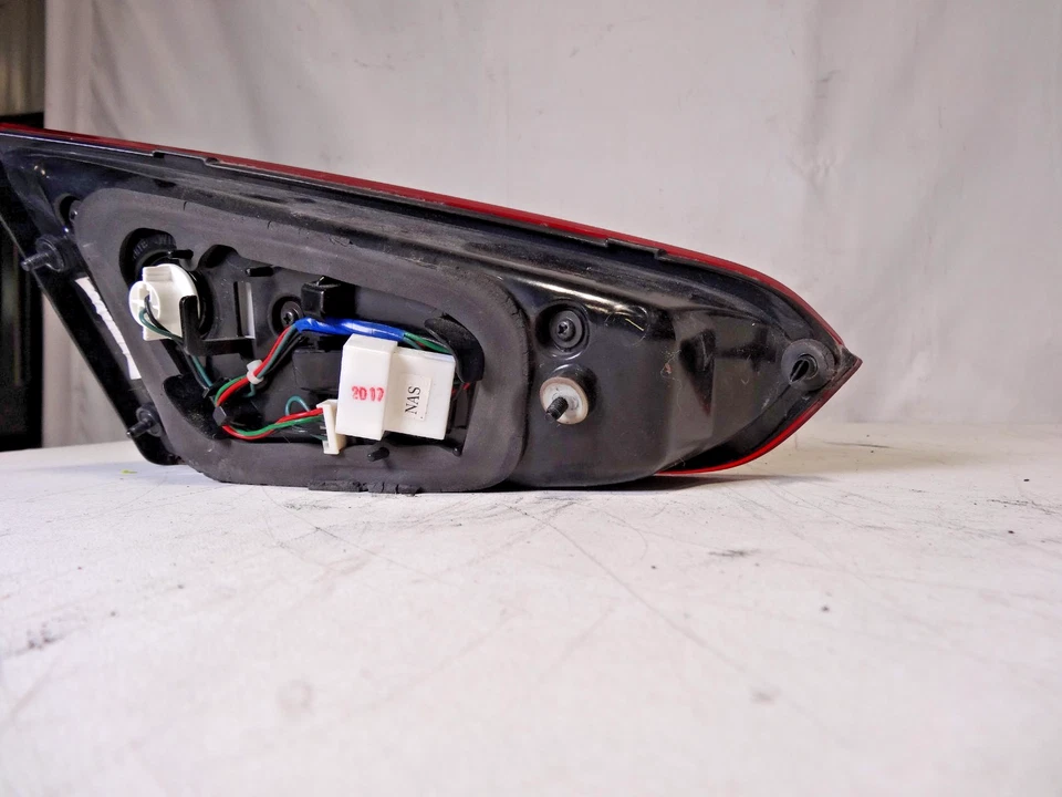 2019-2025 Chevrolet Silverado 1500 Right Passenger Side Halogen Tail Light Oem - Image 7
