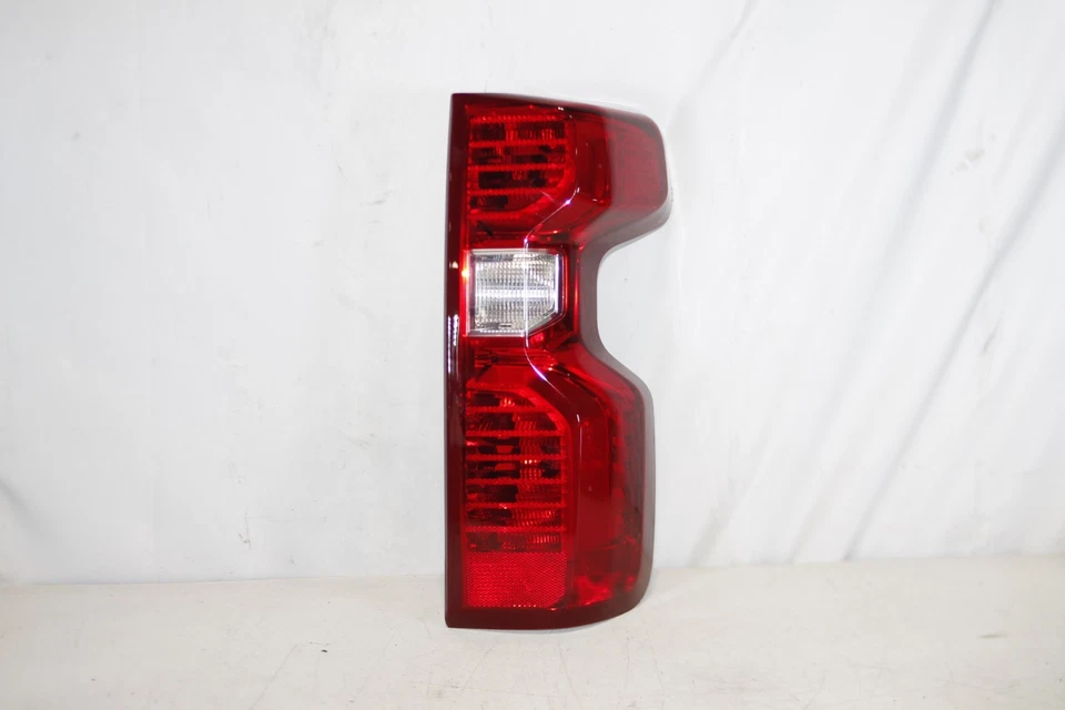 2019-2025 Chevrolet Silverado 1500 Right Passenger Side Halogen Tail Light Oem - Image 6
