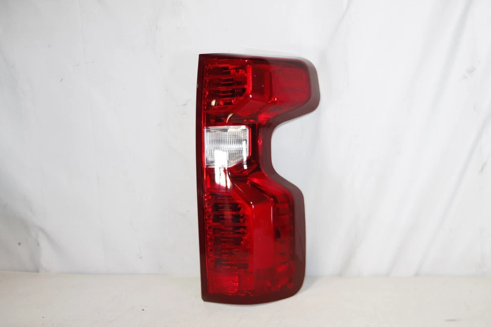 2019-2025 Chevrolet Silverado 1500 Right Passenger Side Halogen Tail Light Oem - Image 4
