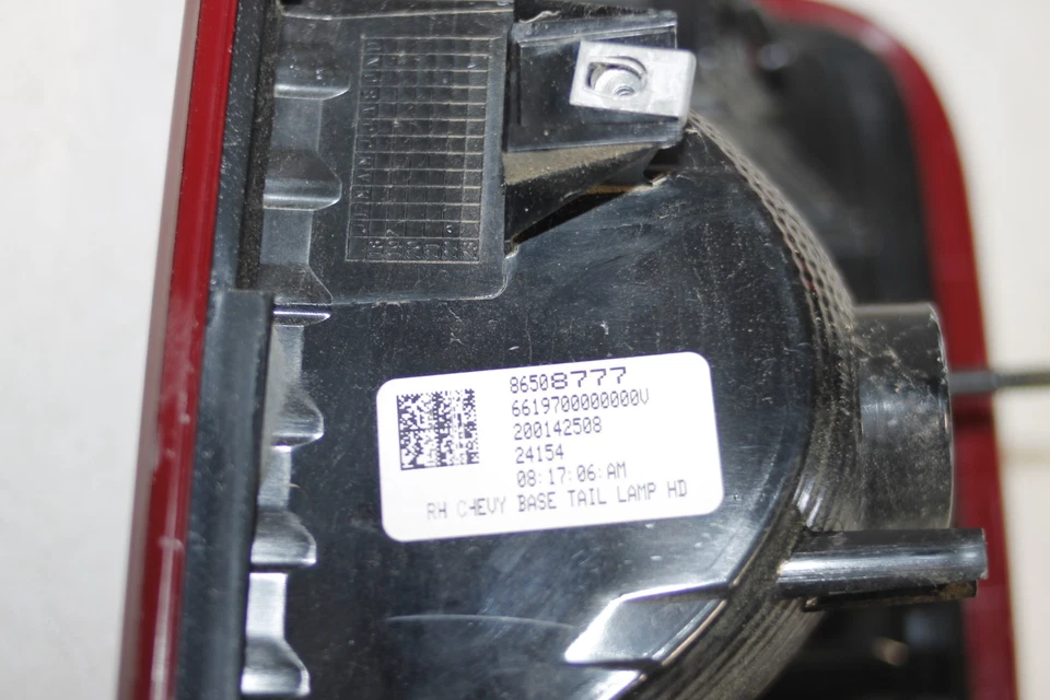 2019-2025 Chevrolet Silverado 1500 Right Passenger Side Halogen Tail Light Oem - Image 2