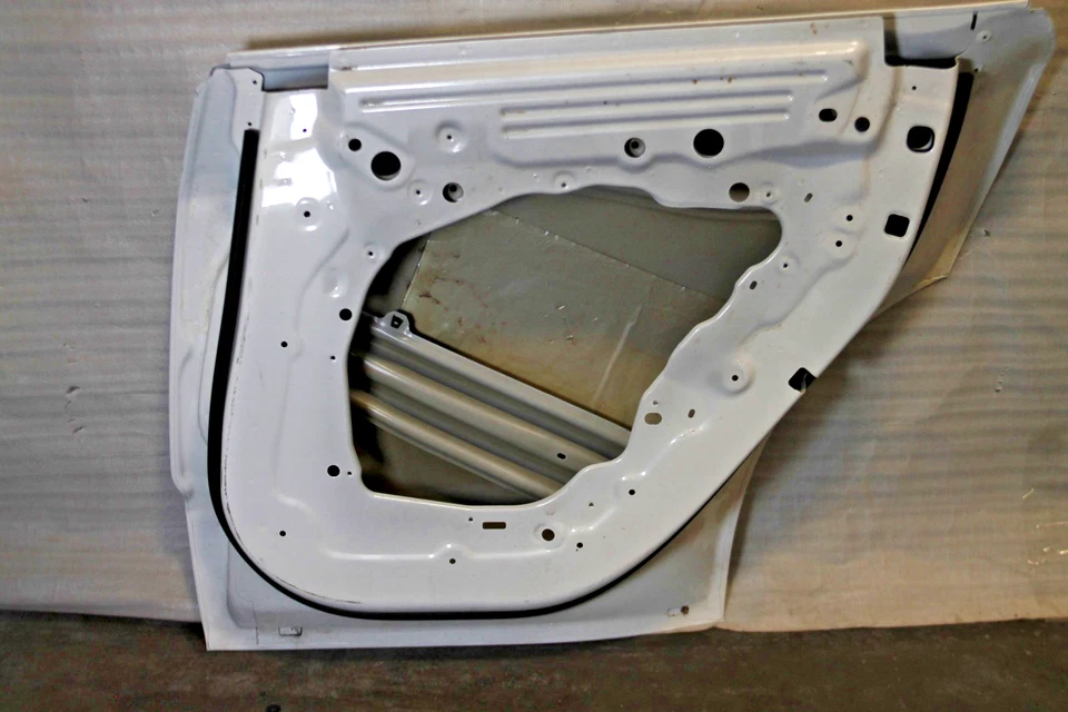 2021-2023 Tesla Model Y Rear Right Passenger Side Door Shell Nice Oem - Image 2