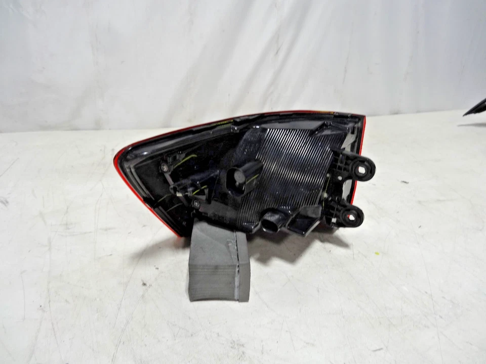 2022-2024 Volkswagen Taos Right Passenger Side Outer Led Tail Light Oem - Image 8