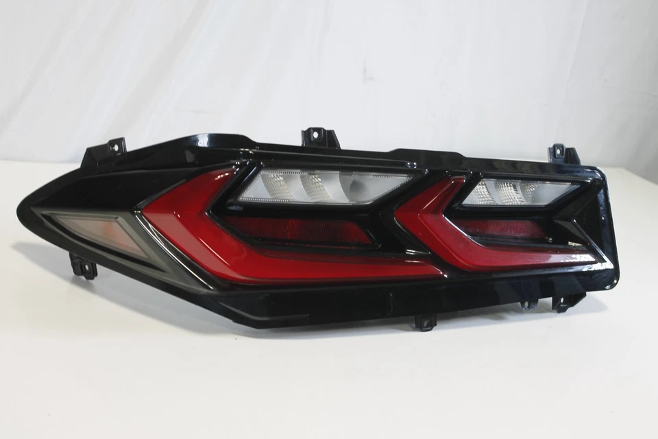 Share 2020-2024 Chevrolet Corvette Rear Right Passenger Side Led Tail Light Nice Oem - Image 3