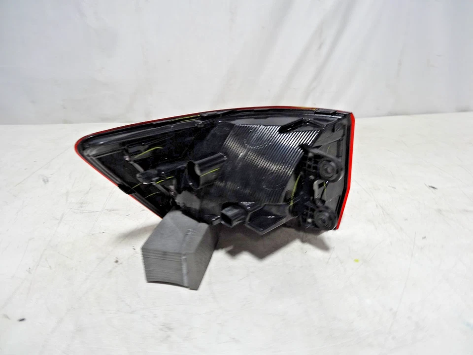 2022-2024 Volkswagen Taos Right Passenger Side Outer Led Tail Light Oem - Image 3