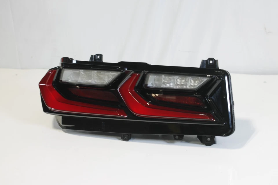 Share 2020-2024 Chevrolet Corvette Rear Right Passenger Side Led Tail Light Nice Oem - Image 4